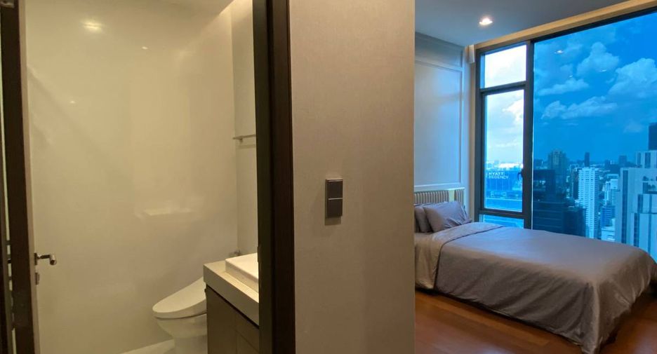 For sale 3 bedrooms condo in Khlong Toei, Bangkok