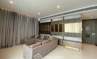 For sale 3 bedrooms condo in Khlong Toei, Bangkok