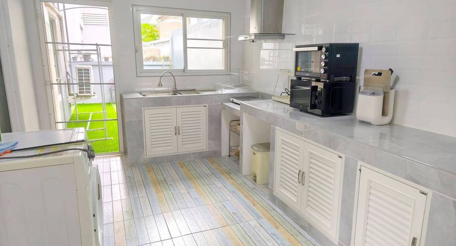 Casa en venta de 4 habitaciones en Bang Lamung, Chonburi