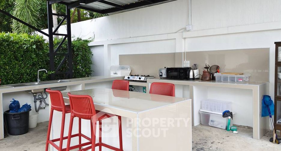 For rent and for sale 7 bedrooms villa in Bang Lamung, Chonburi