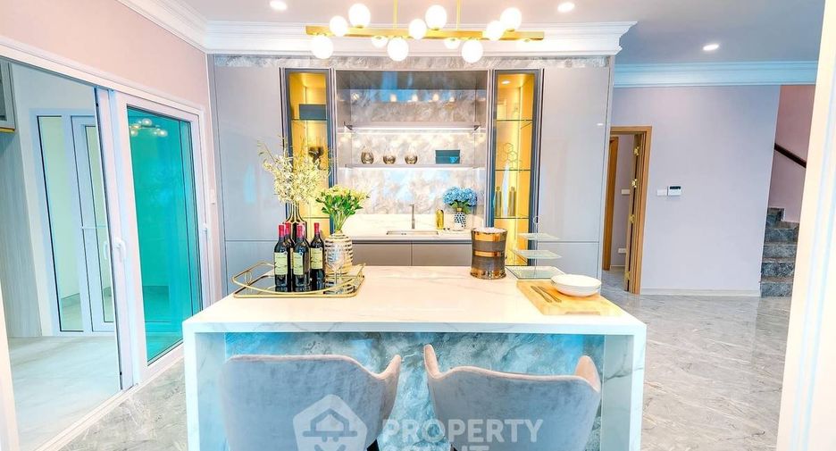 À vendre 5 chambres villa à Huay Yai, Pattaya