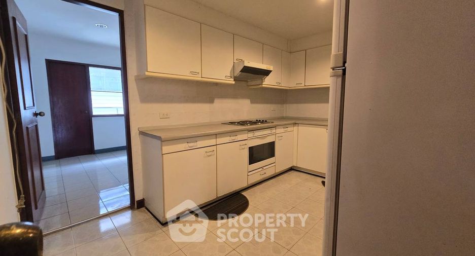 For sale 4 bedrooms condo in Yan Nawa, Bangkok