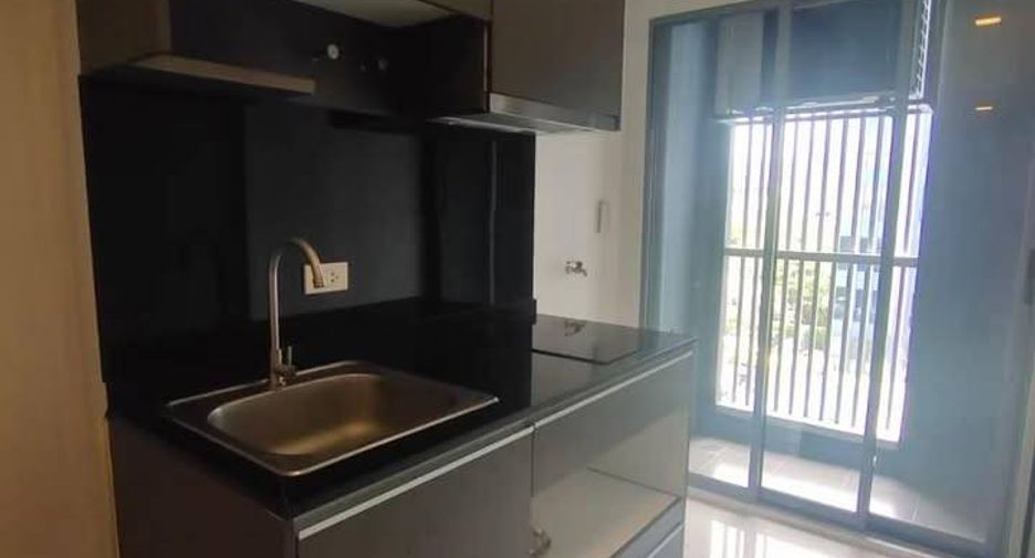 For sale 1 bed condo in Phra Khanong, Bangkok