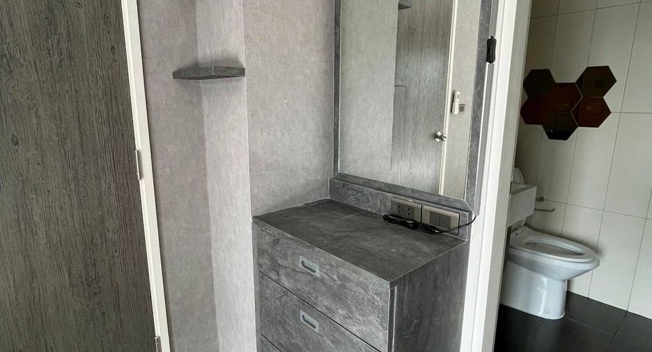 Продажа 1 кровать кондо в Хуаи Кхщанг, Бангкок