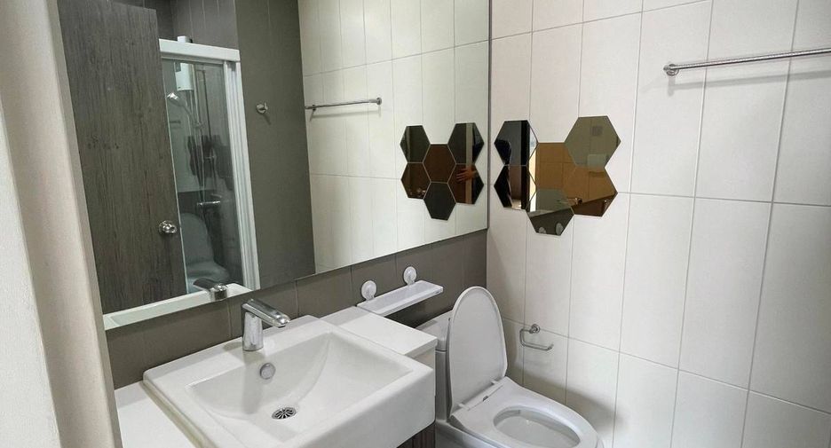 Продажа 1 кровать кондо в Хуаи Кхщанг, Бангкок