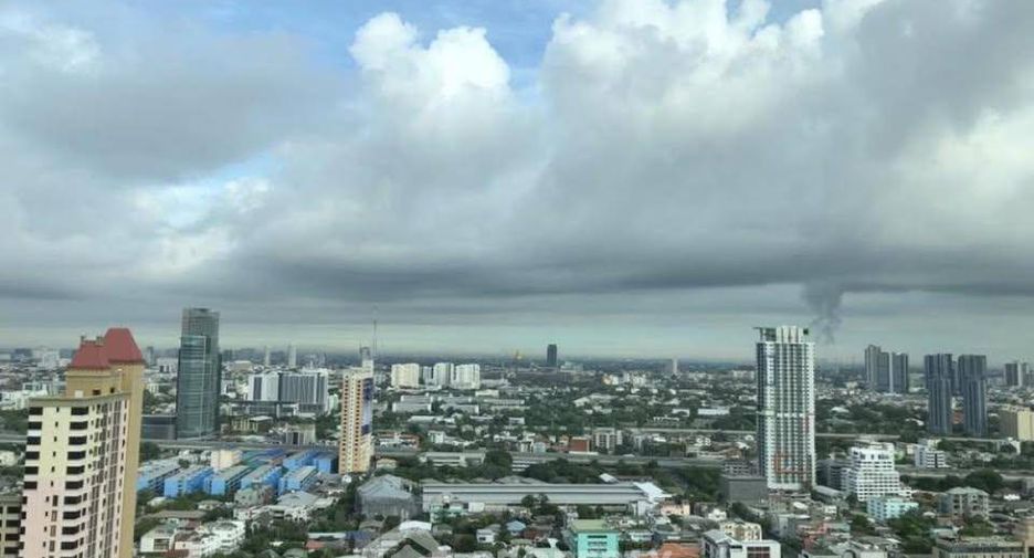 For sale 2 bedrooms condo in Phaya Thai, Bangkok