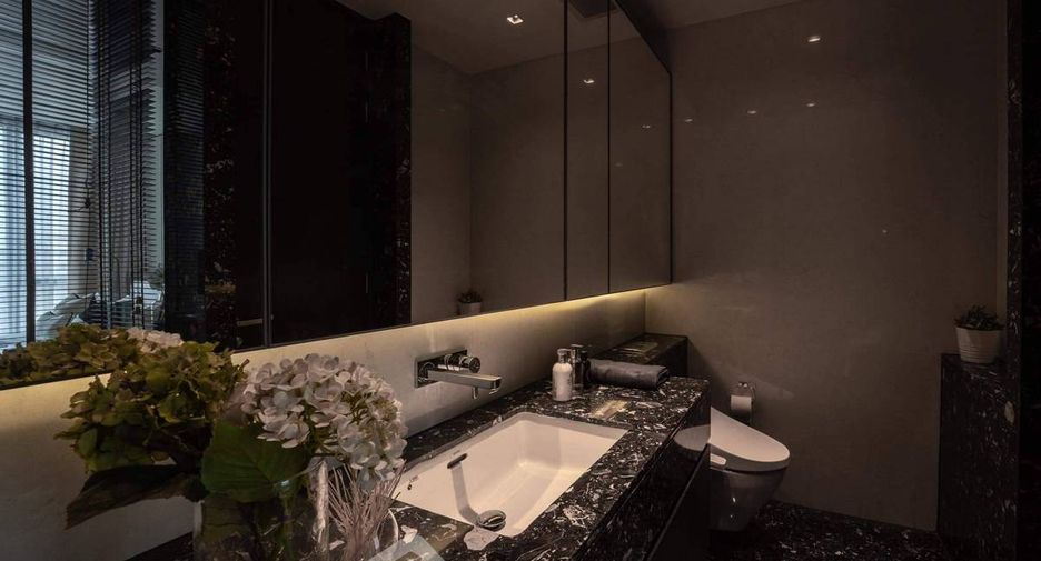 À louer et à vendre 1 chambre condo à Khlong Toei, Bangkok