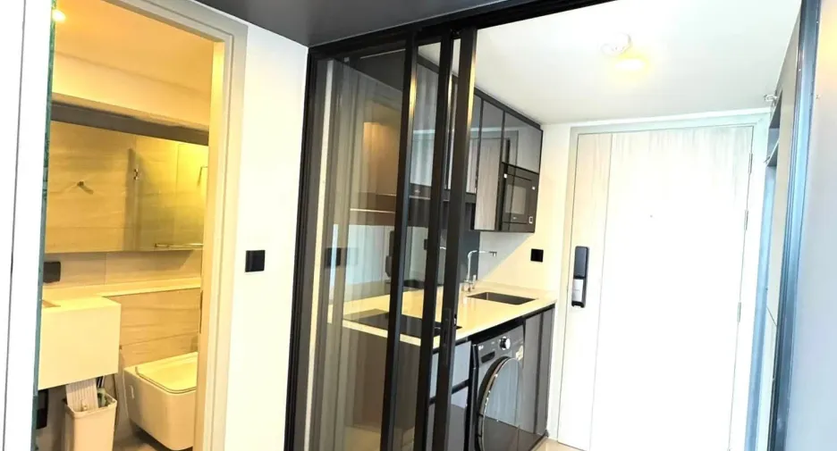 For sale and for rent 3 bedrooms condo in Bang Rak, Bangkok