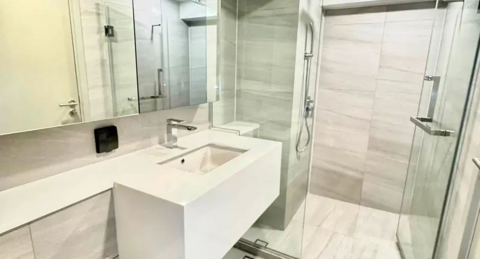 For sale and for rent 3 bedrooms condo in Bang Rak, Bangkok