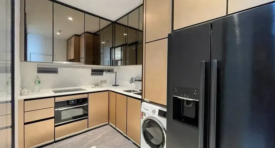 For rent 4 bedrooms condo in Sathon, Bangkok