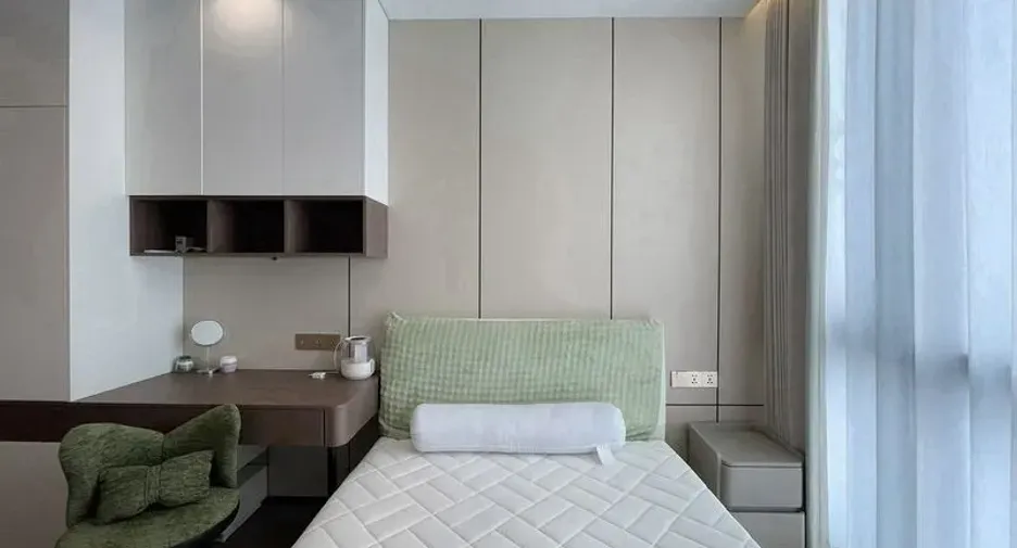 For rent 4 bedrooms condo in Sathon, Bangkok