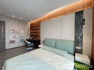 For rent 4 bedrooms condo in Sathon, Bangkok
