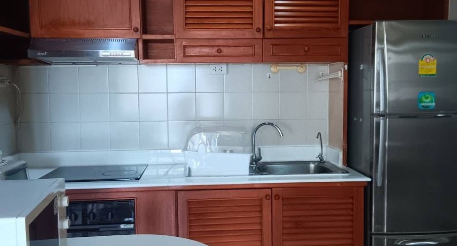 For rent 2 bedrooms condo in Watthana, Bangkok