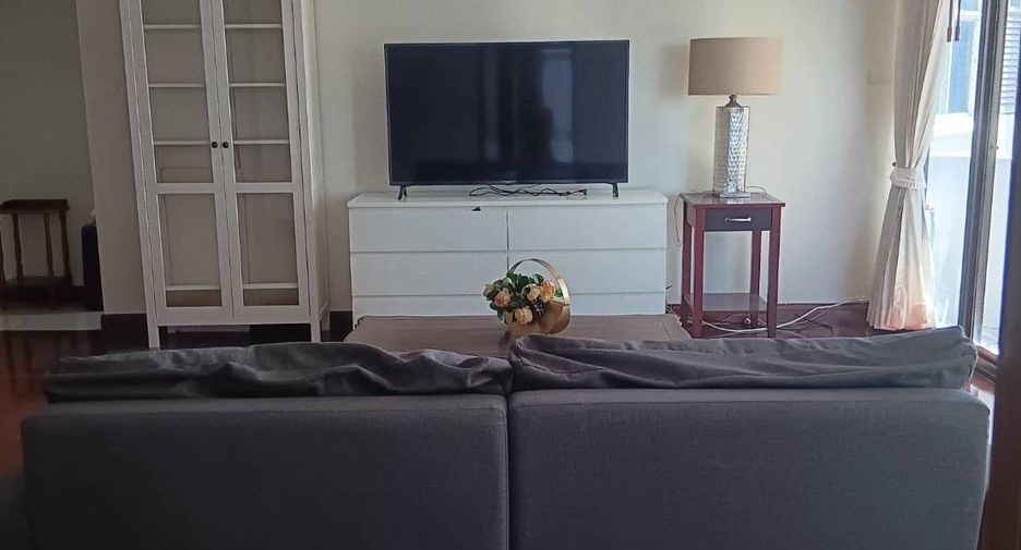 For rent 2 bedrooms condo in Watthana, Bangkok