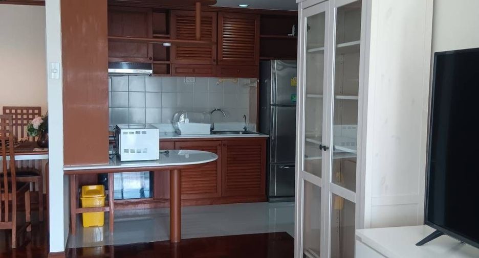 For rent 2 bedrooms condo in Watthana, Bangkok