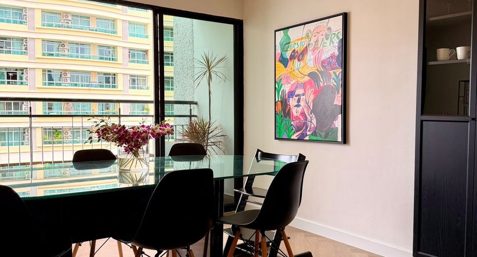 For rent 2 bedrooms condo in Watthana, Bangkok