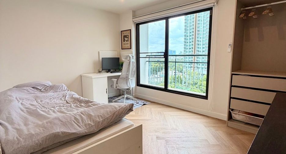 For rent 2 bedrooms condo in Watthana, Bangkok