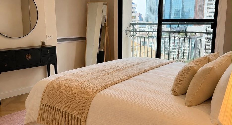 For rent 2 bedrooms condo in Watthana, Bangkok