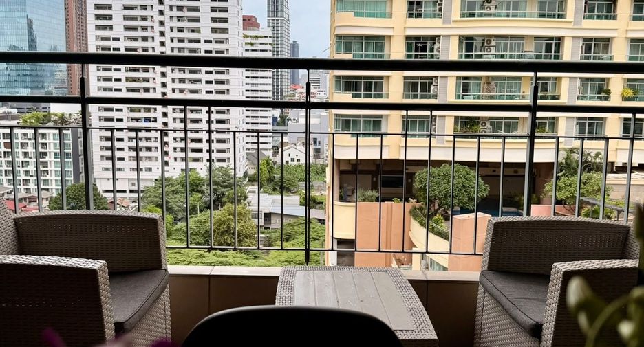 For rent 2 bedrooms condo in Watthana, Bangkok