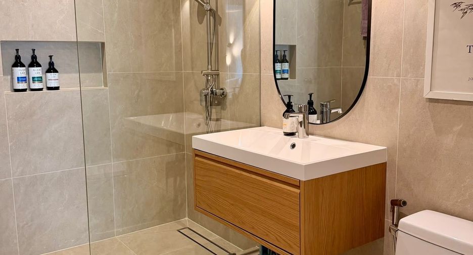 For rent 2 bedrooms condo in Watthana, Bangkok