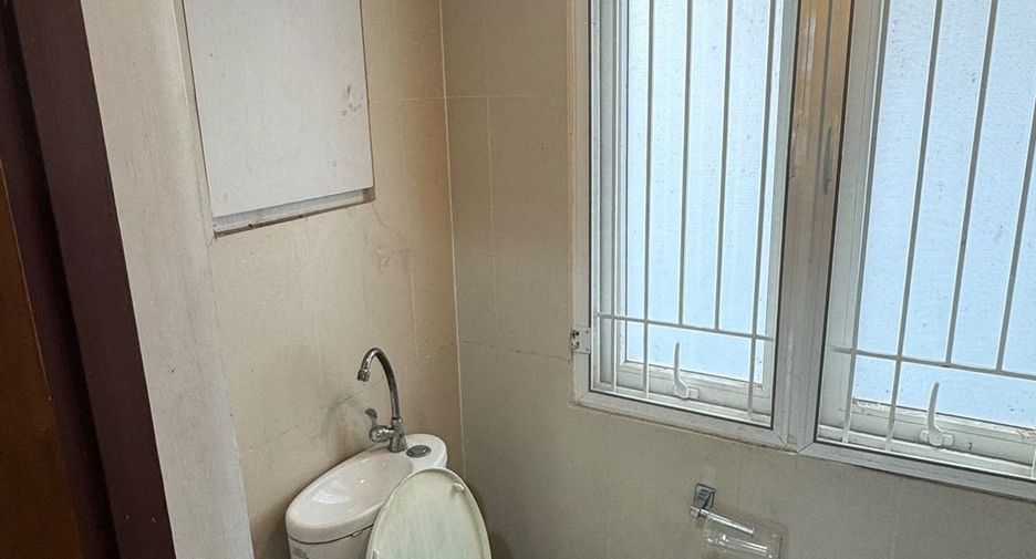 出租 2 卧室 联排别墅 在 Samphanthawong, 曼谷