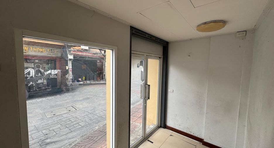 出租 2 卧室 联排别墅 在 Samphanthawong, 曼谷