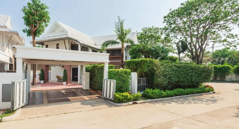 Casa en venta de 3 habitaciones en Bang Khen, Bangkok