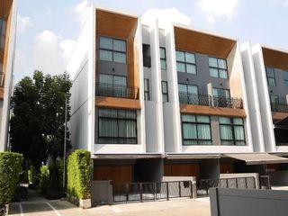 For sale 3 bedrooms house in Suan Luang, Bangkok