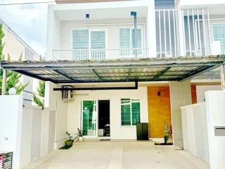 For rent 3 bedrooms townhouse in Mueang Chiang Mai, Chiang Mai