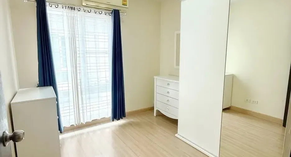 For rent 3 bedrooms townhouse in Mueang Chiang Mai, Chiang Mai