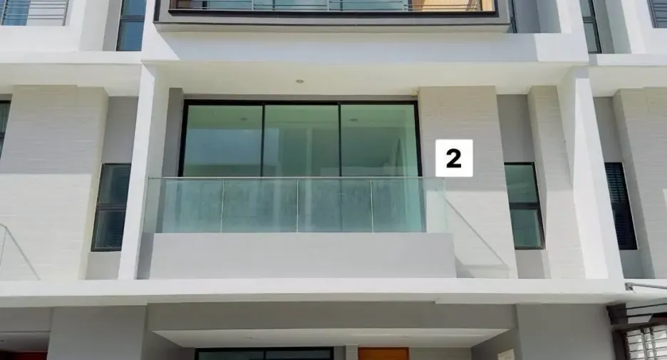For rent 3 bedrooms house in Saphan Sung, Bangkok