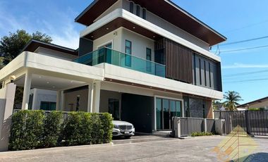 出租 和 出售 5 卧室 独立屋 在 Bang Lamung, Chon Buri