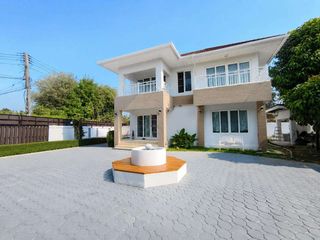 For rent 4 bedrooms house in Saraphi, Chiang Mai