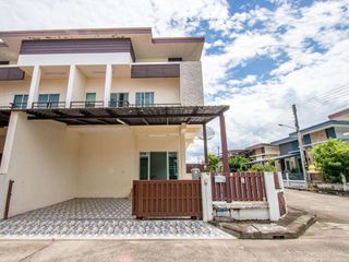 À louer 3 chambres maison à San Kamphaeng, Chiang Mai