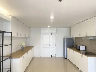 Wohnung zur Miete mit 4 Zimmer in Khlong Toei, Bangkok
