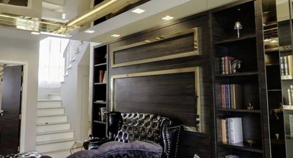 For sale 3 bedrooms townhouse in Bang Na, Bangkok