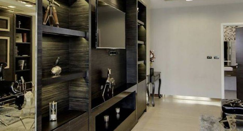 For sale 3 bedrooms townhouse in Bang Na, Bangkok