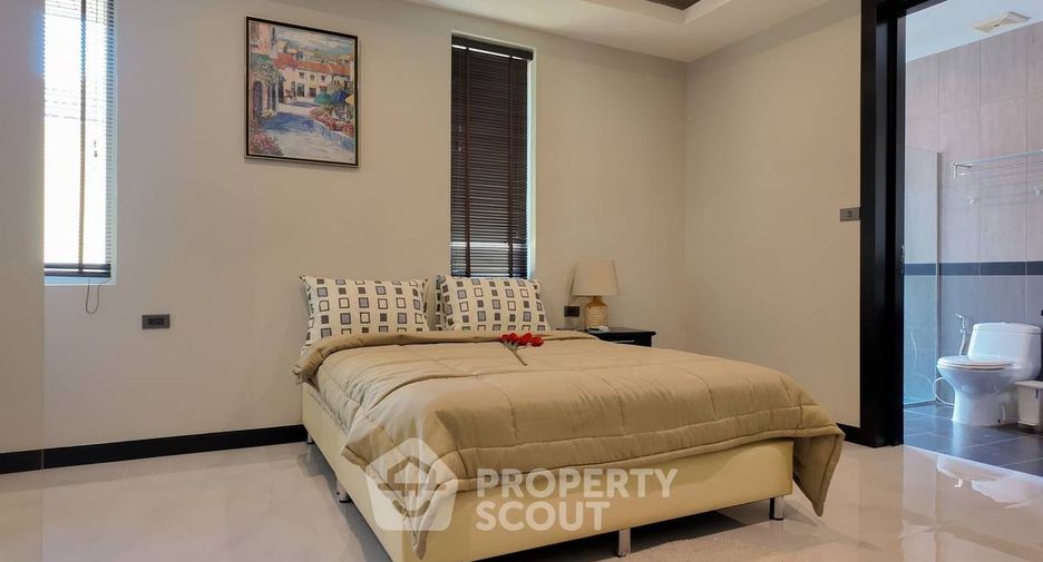For rent and for sale 4 bedrooms villa in Bang Lamung, Chonburi