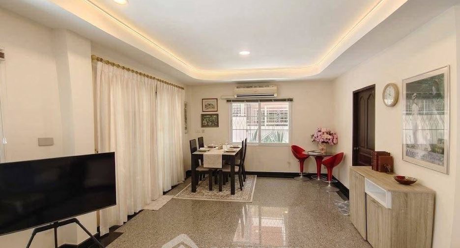 For rent and for sale 3 bedrooms villa in Bang Lamung, Chonburi