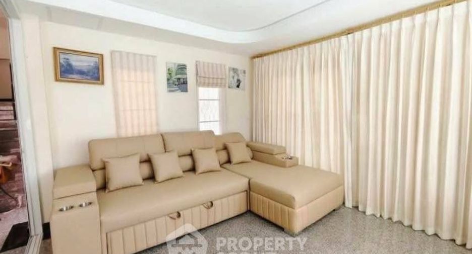 For rent and for sale 3 bedrooms villa in Bang Lamung, Chonburi