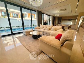 For rent and for sale 5 bedrooms villa in Bang Lamung, Chonburi