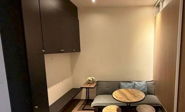 For sale 1 bed condo in Khlong Toei, Bangkok