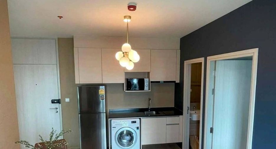For sale 2 bedrooms condo in Huai Khwang, Bangkok
