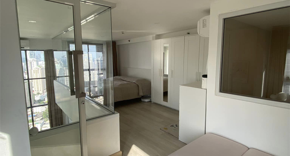 For sale 2 bedrooms condo in Sathon, Bangkok
