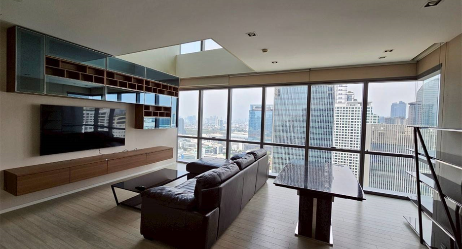 For rent 2 bedrooms condo in Watthana, Bangkok