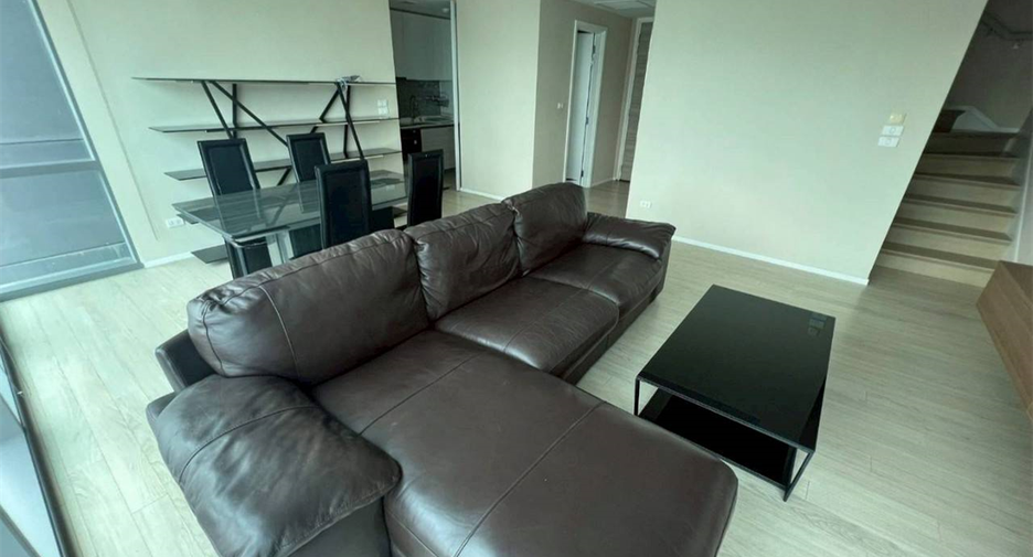 For rent 2 bedrooms condo in Watthana, Bangkok