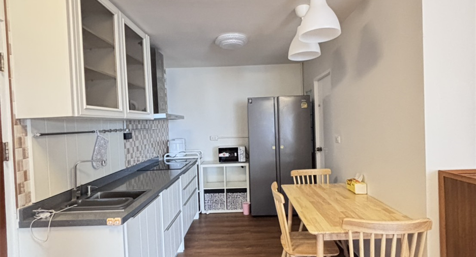 For rent 2 bedrooms condo in Yan Nawa, Bangkok