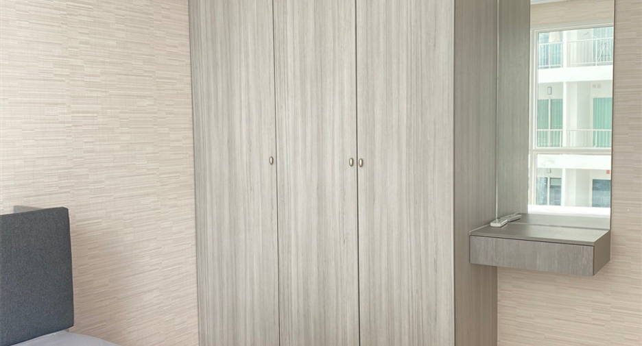 For rent 2 bedrooms condo in Yan Nawa, Bangkok