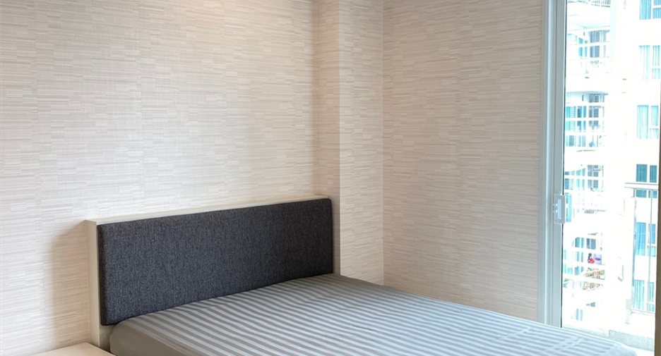 For rent 2 bedrooms condo in Yan Nawa, Bangkok