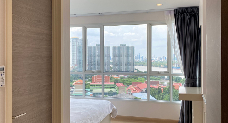 For rent 2 bedrooms condo in Yan Nawa, Bangkok